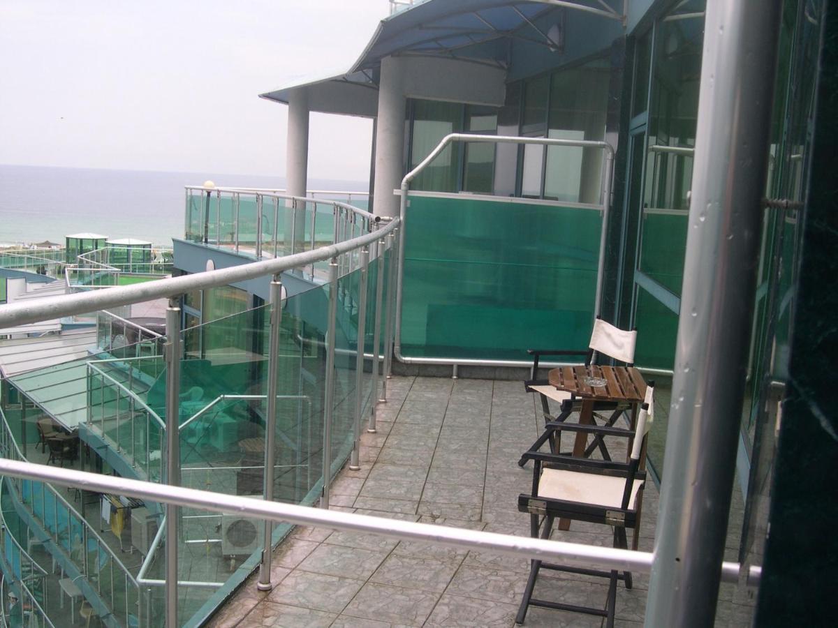 802, Spacy Apm With Sea View. Primorsko Esterno foto